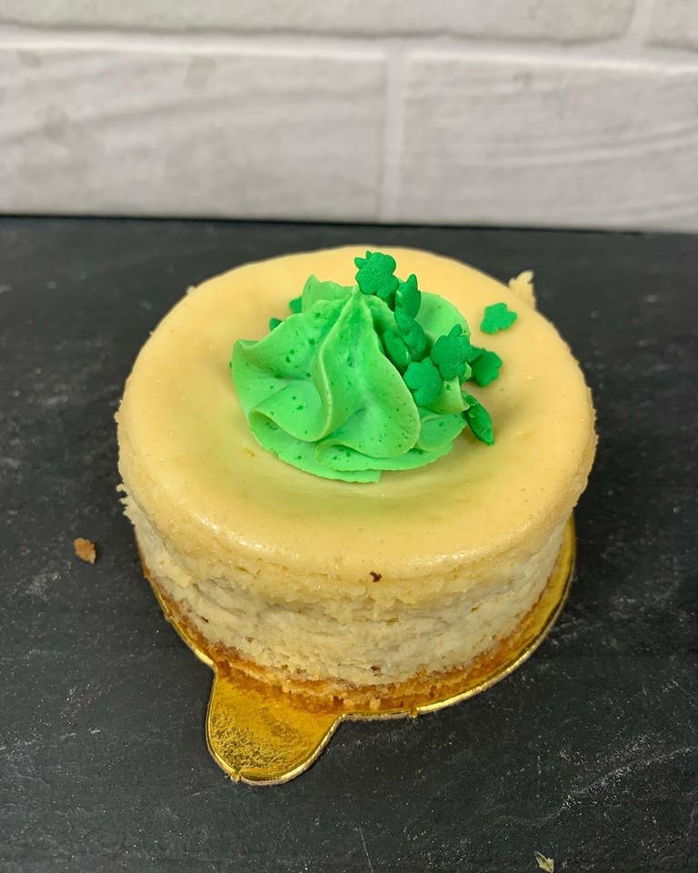 DRUNKEN LEPRECHAN MINI CHEESE CAKE